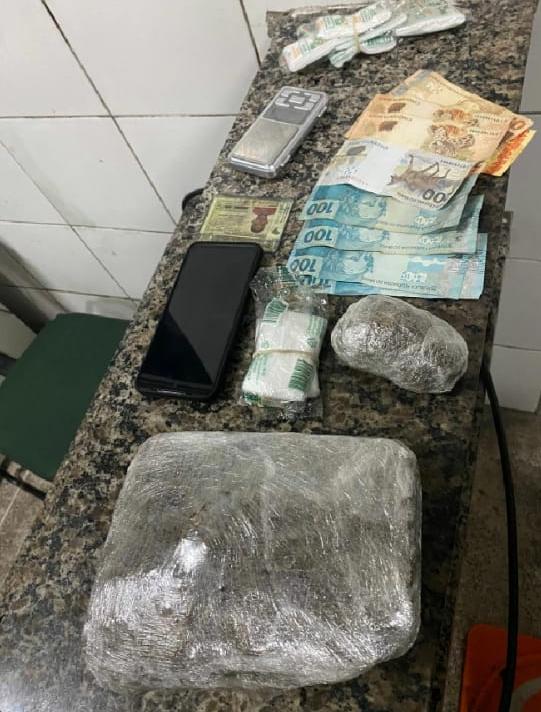 Homem em posse de 1kg de maconha é preso em Fortaleza 