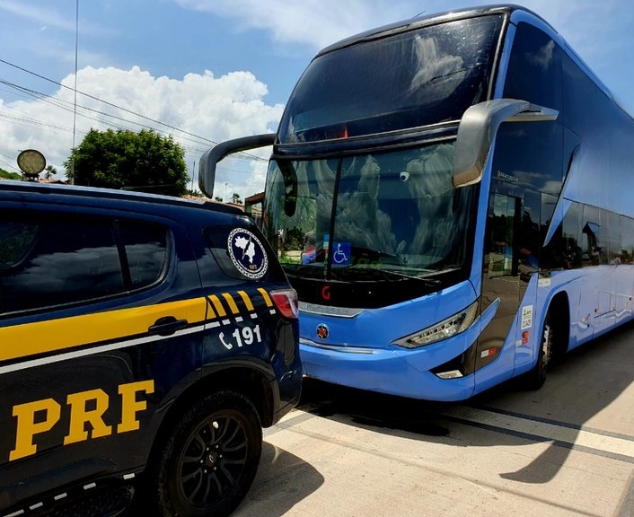 Homem foragido da justiça baiana é preso em ônibus interestadual no Ceará