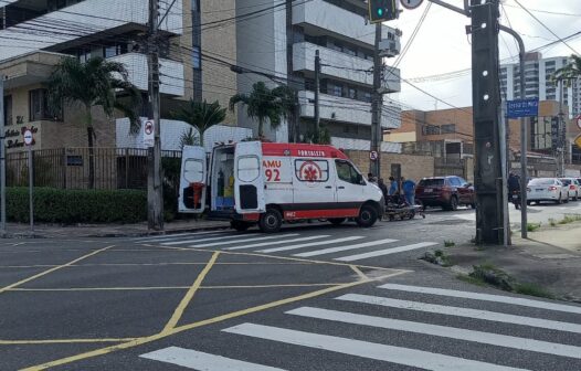 Idosa é atropelada ao tentar atravessar rua em faixa de pedestre, em Fortaleza