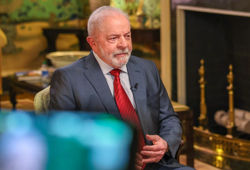 “Se eu fizesse discurso de Biden, seria chamado de comunista no Brasil”, diz Lula