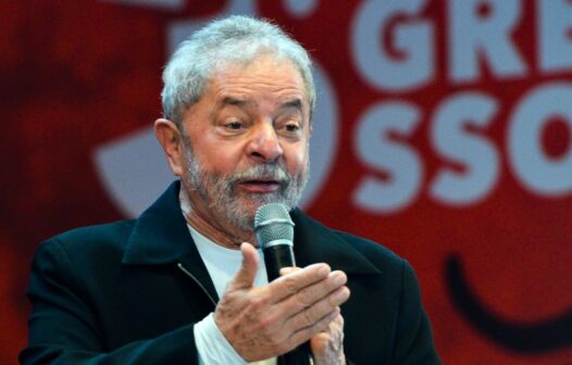 Lula faz exames em hospital de Brasília neste sábado (25)