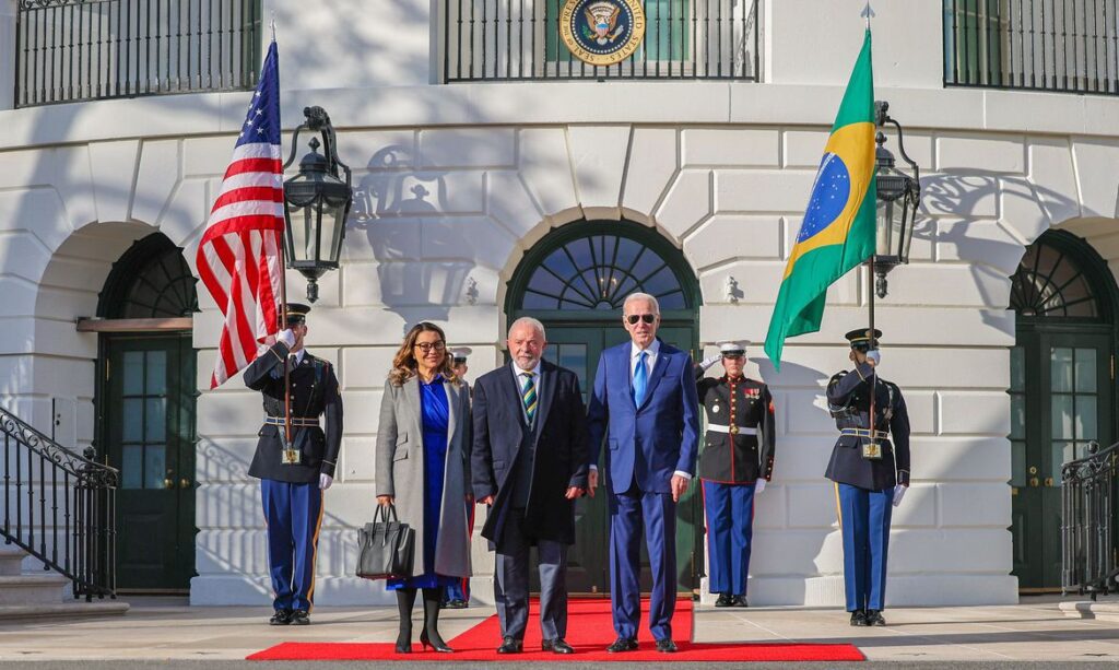 Lula reitera defesa da democracia no mundo durante encontro com Biden nos Estados Unidos