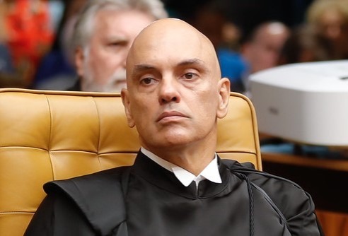 Moraes confirma versão de Marcos Do Val sobre plano golpista e ironiza: “ideia genial”