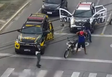 Motocicleta roubada em Fortaleza é recuperada em minutos; entenda