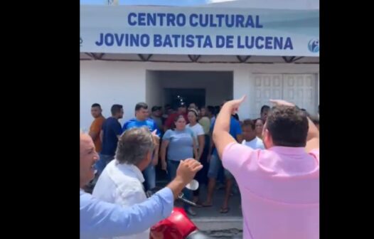 Prefeito de Quixelô e vereadores discutem na rua após sessão da Câmara Municipal