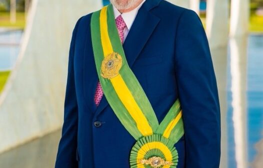 Presidente Lula divulga foto oficial de seu terceiro governo