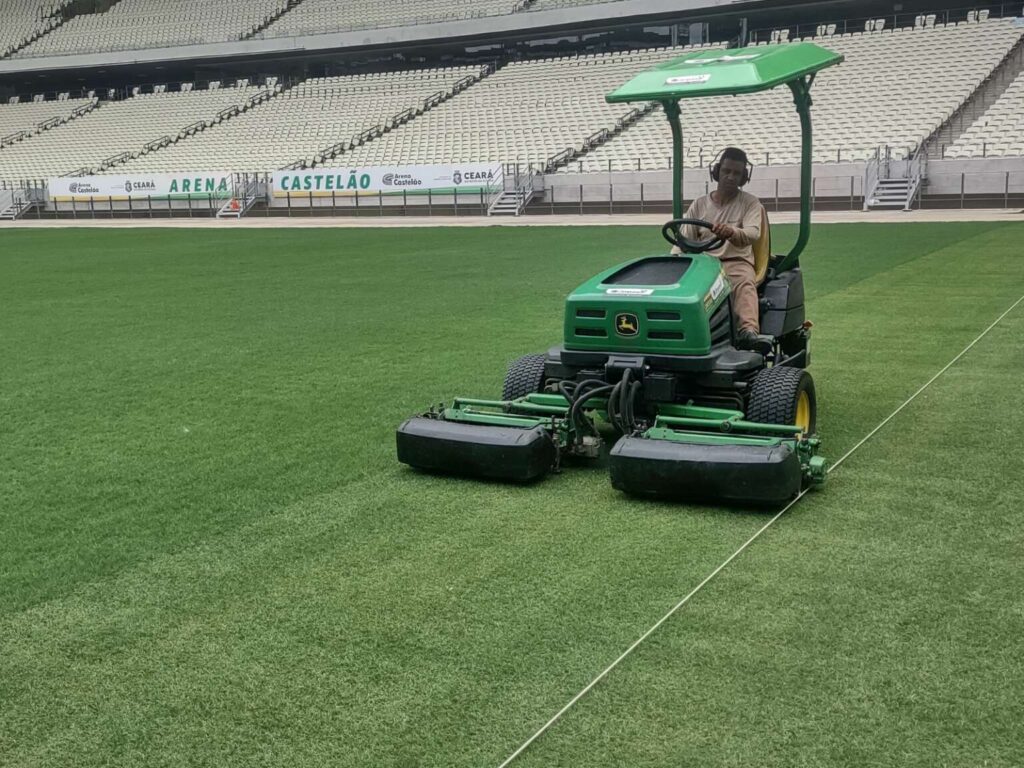 Fortaleza publica nota sobre os reparos no gramado da Arena Castelão