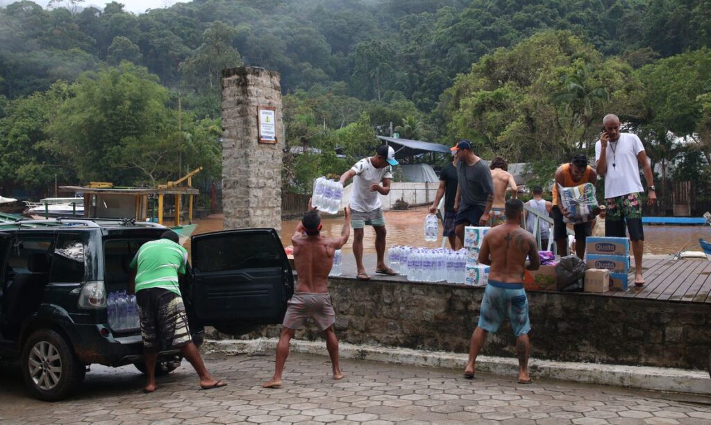 Tragédia no litoral de SP: abastecimento de água é parcialmente restabelecido em São Sebastião