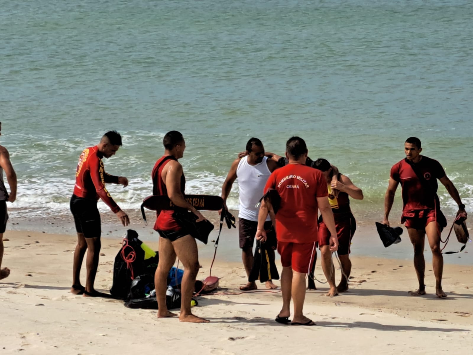 Velejador de Kitesurf é resgatado pelo corpo de bombeiros após ficar à deriva