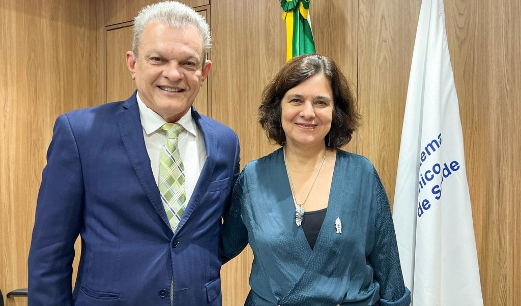 Prefeito de Fortaleza se reúne com ministra da Saúde, em Brasília