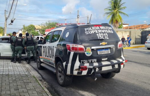 Homem é assassinado em estacionamento de supermercado na Capital