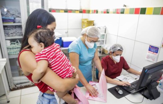 Fortaleza inicia aplicação da 3ª dose da vacina contra Covid-19 em crianças de 6 meses a 4 anos de idade