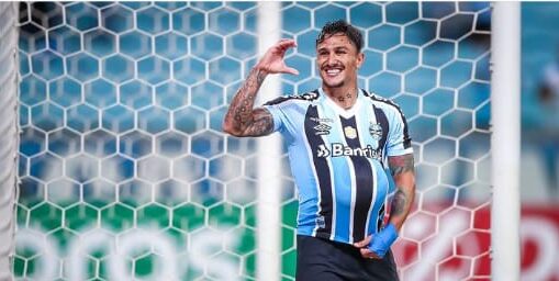 Vina vibra com 1° gol pelo Grêmio: “que seja o primeiro de muitos”