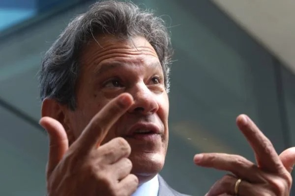 Decisão de Lula sobre impostos dos combustíveis sai nesta segunda, diz Haddad