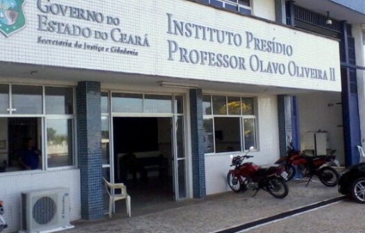 Cozinheiro de presídio no Ceará é detido por tentar contrabandear celulares para dentro da instituição