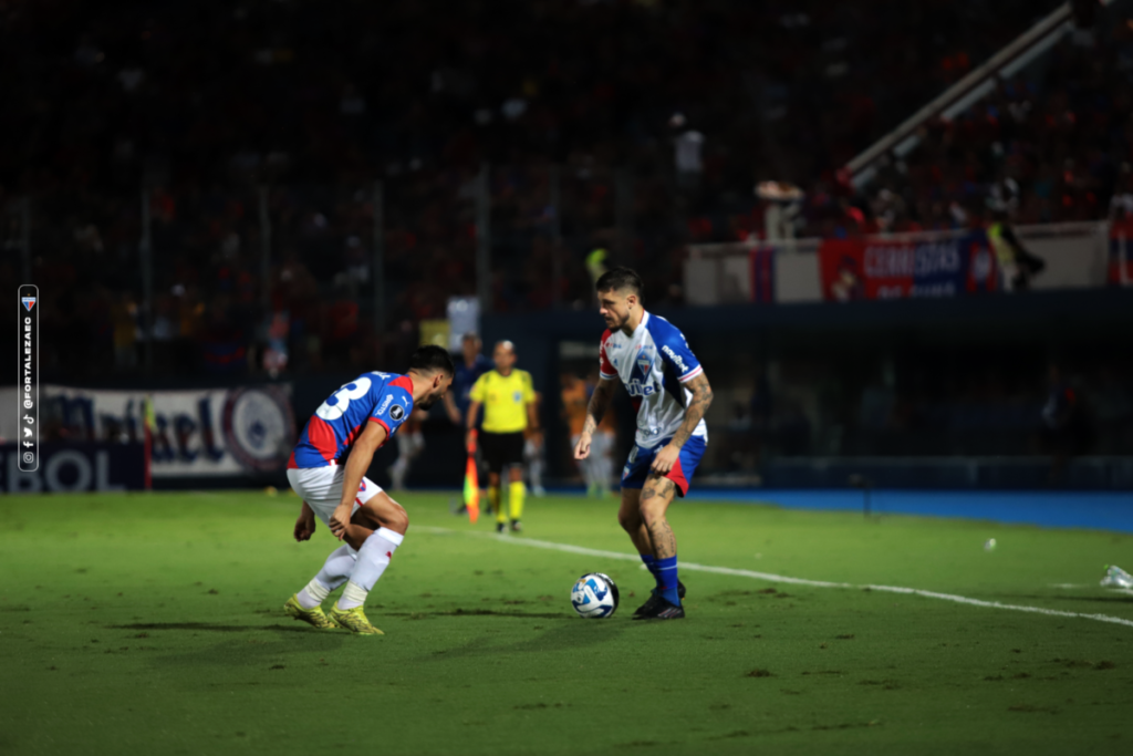 Lucas Crispim completa 100 jogos com a camisa do Fortaleza