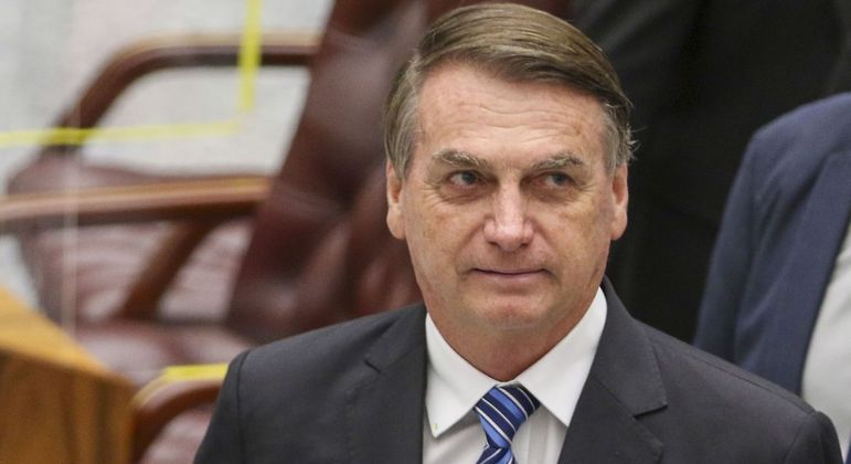 CGU derruba sigilo sobre cartão de vacina de Bolsonaro