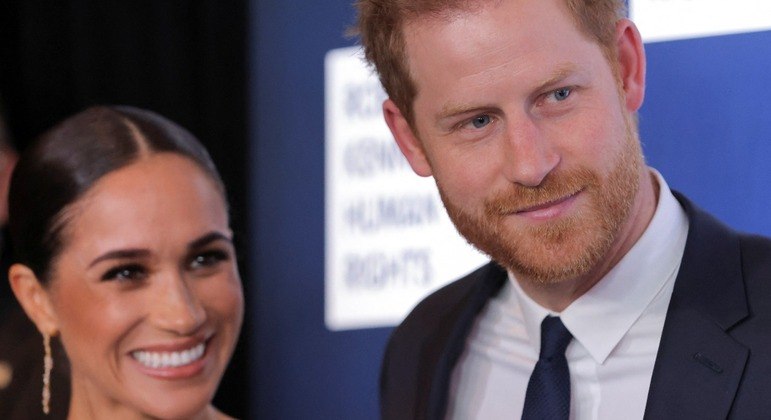 Príncipe Harry e Meghan Markle recebem pedido para deixar residência que usavam no Reino Unido