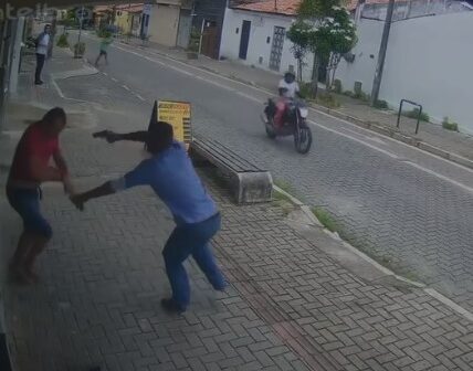 Comerciante é baleado em tentativa de assalto no bairro Bom Jardim, em Fortaleza