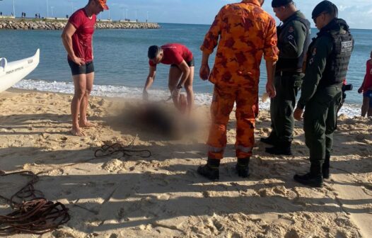 Corpo de homem é encontrado boiando na Praia do Meireles, em Fortaleza