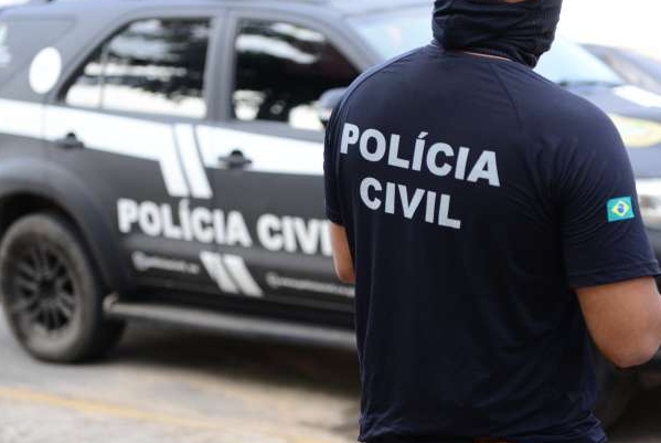 Dupla suspeita de extorquir vítima de furto é presa no Cariri