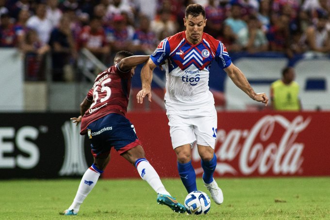 Galhardo perde pênalti, Leão tropeça no Cerro e se complica na Libertadores