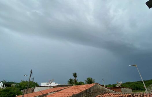 Funceme diz que deve chover forte em todo Ceará até quarta-feira (15)