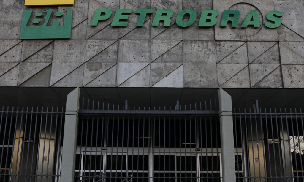 Governo indica novos candidatos para conselhos da Petrobras