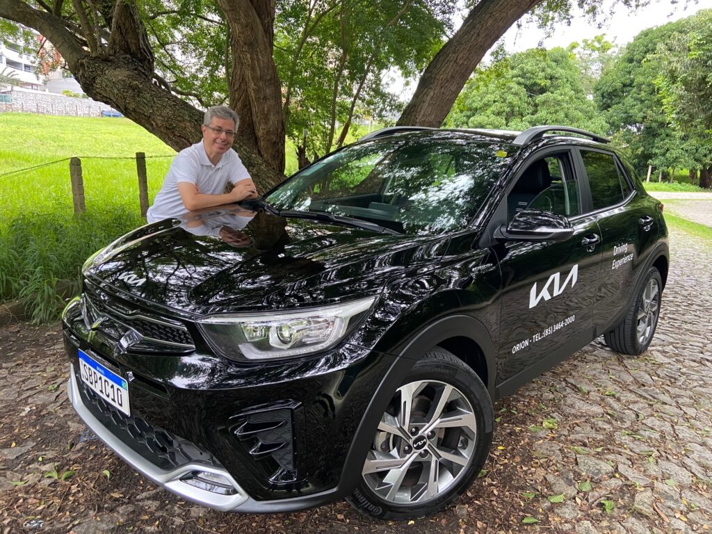 Conheça o Kia Stonic: SUV turbo híbrido