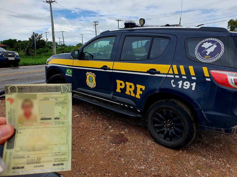 Mototaxista é preso com carteira de habilitação falsa em Amontada, no Ceará