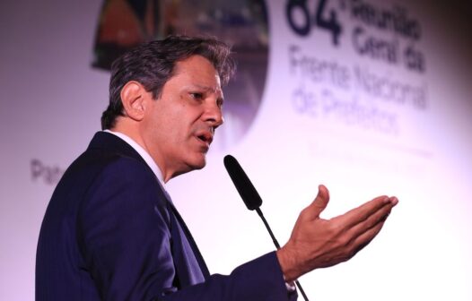 Municípios não perderão receita com novo imposto, afirma Haddad 