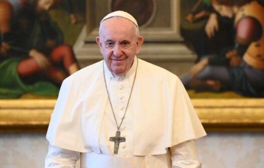 Papa Francisco deverá ter alta no sábado (1º), informa Vaticano