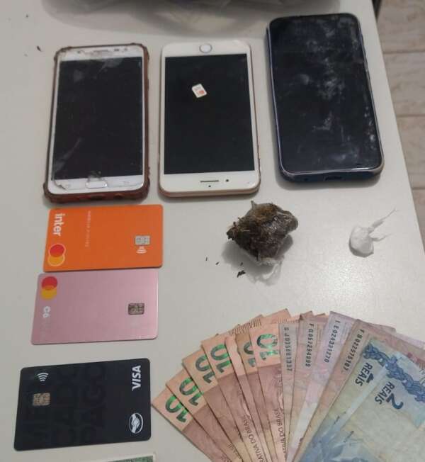 Polícia prende cinco pessoas por tráfico e por integrar grupo criminoso em Cascavel