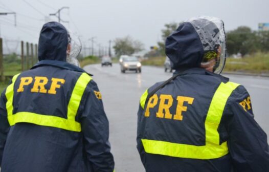 PRF alerta motoristas e motociclistas sobre os cuidados no período de chuva