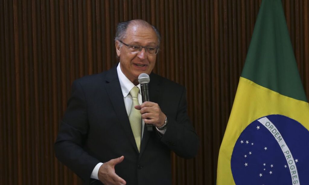 Reforma tributária elevará arrecadação de municípios, afirma Alckmin