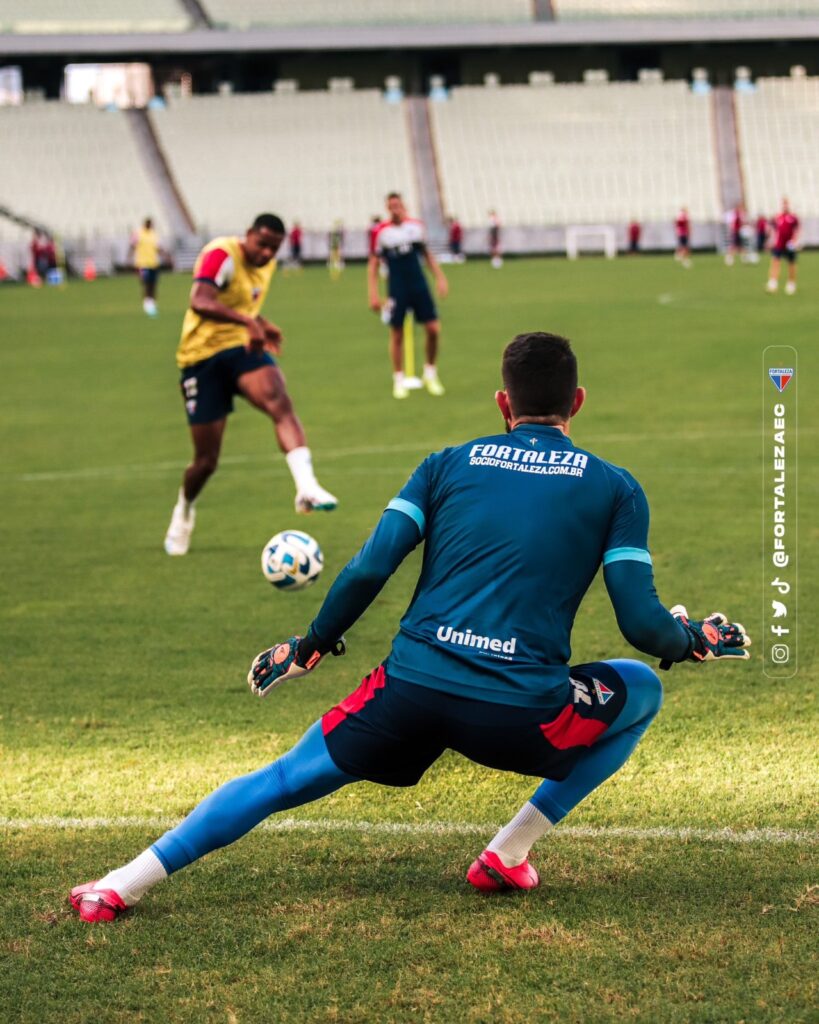 Fortaleza treina na Arena Castelão na véspera da estreia na Libertadores