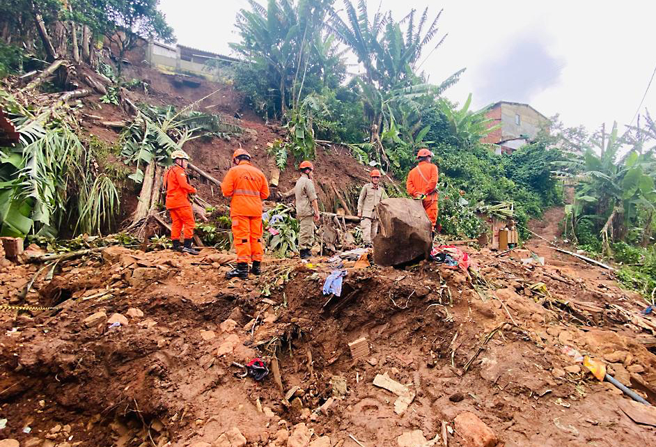 Prefeitura de Aratuba decreta estado de emergência após mortes por deslizamento de terra