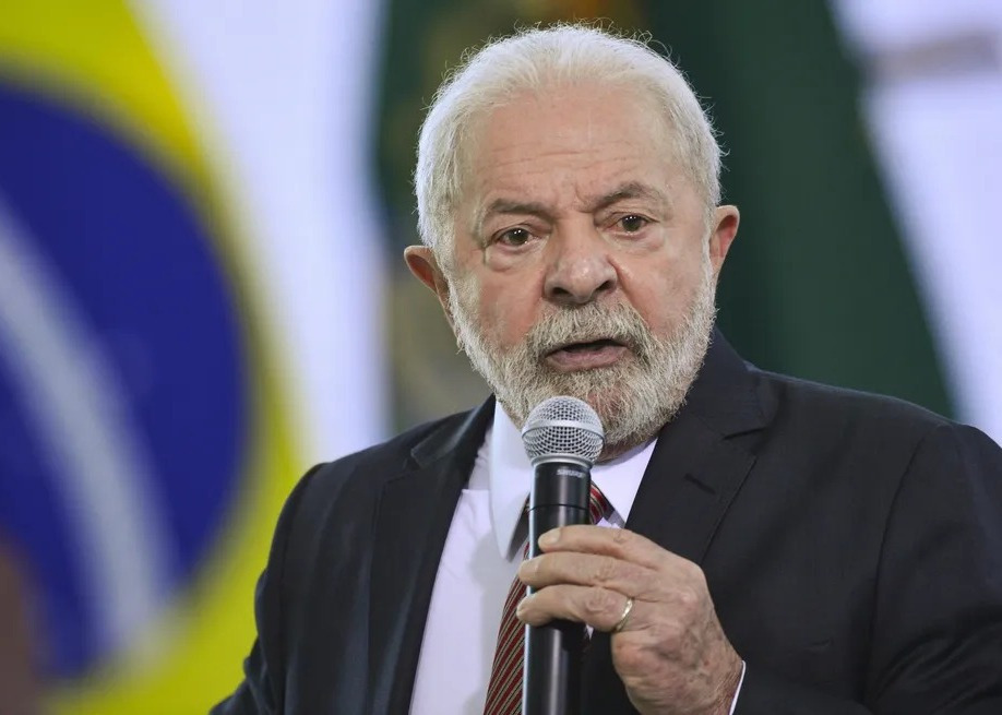 Lula cancela viagem à China por causa de pneumonia