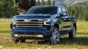 2022-chevrolet-silverado-high-country-front-angle