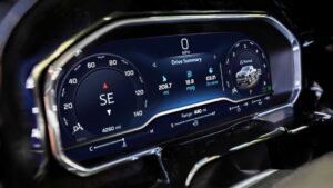 2022-chevrolet-silverado-lt-instruments