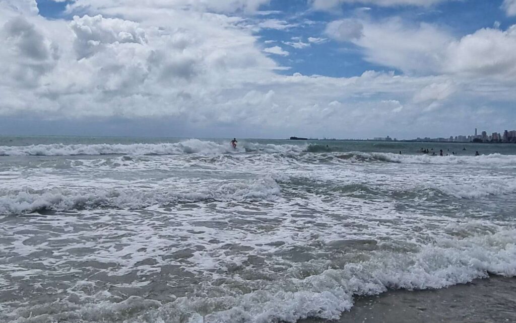 36 praias do Ceará estão próprias para banho neste feriadão, indica Semace