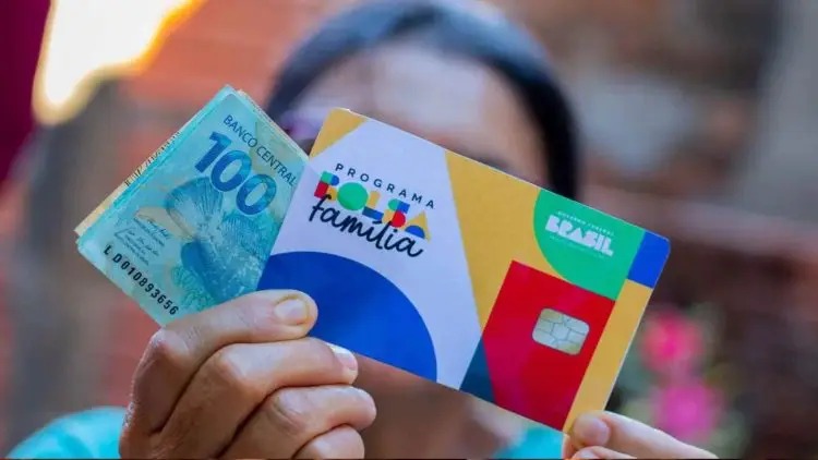 Bolsa Família: novo grupo de beneficiários recebe nesta terça-feira (25); acesse calendário