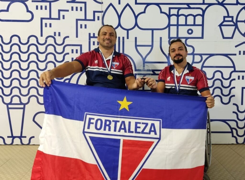 Cearenses conquistam medalhas em torneio de natação em Portugal