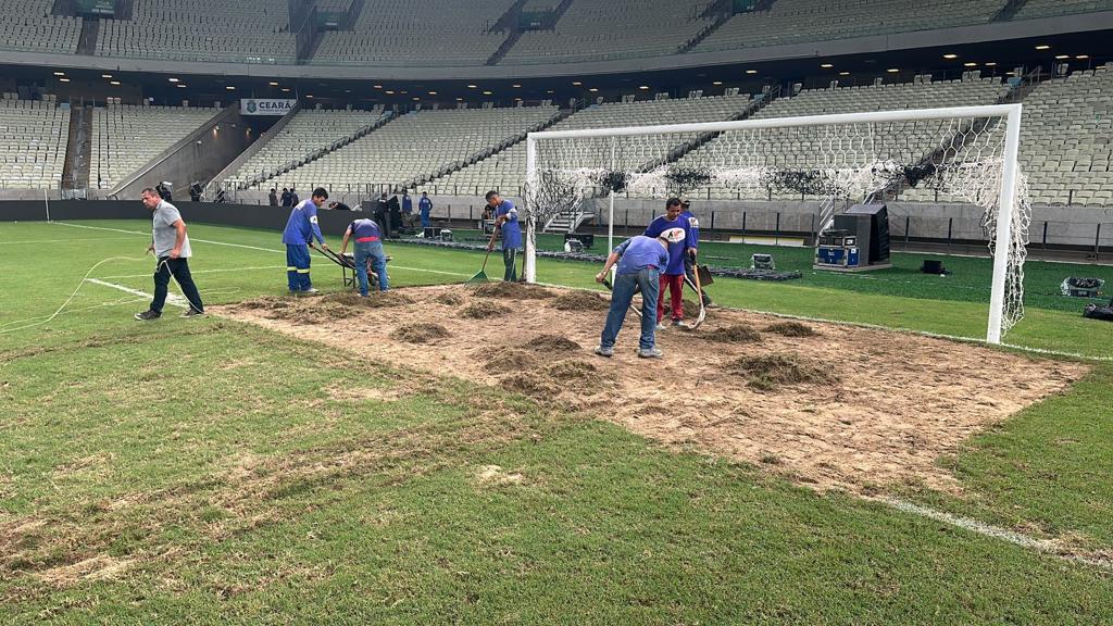 Com folga no calendário, Arena Castelão recebe replantio do gramado