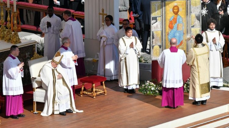 Papa Francisco preside Missa de Páscoa e pede diálogo entre Israel e Palestina