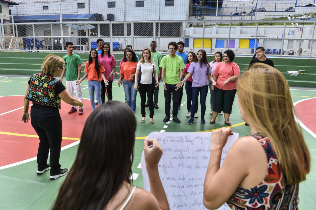 Professores: cursos gratuitos ensinam sobre Projetos de Vida e como planejar aulas nessa área