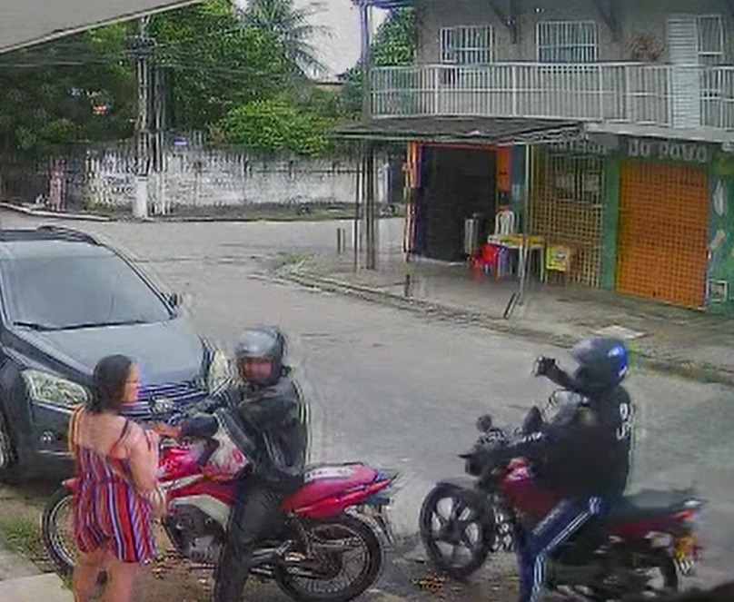 Ladrão se assusta com gritos de mulher desesperada e desiste de roubar