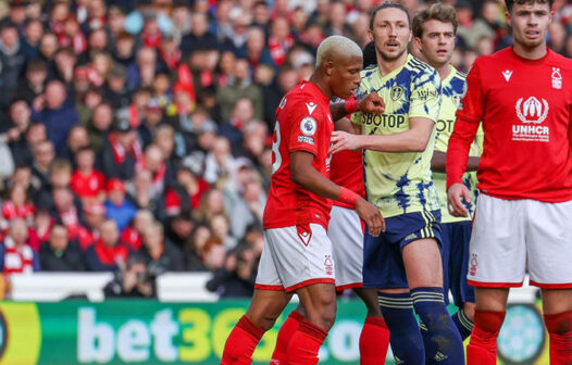 Leeds x Nottingham Forest: assista ao vivo ao jogo do Campeonato Inglês