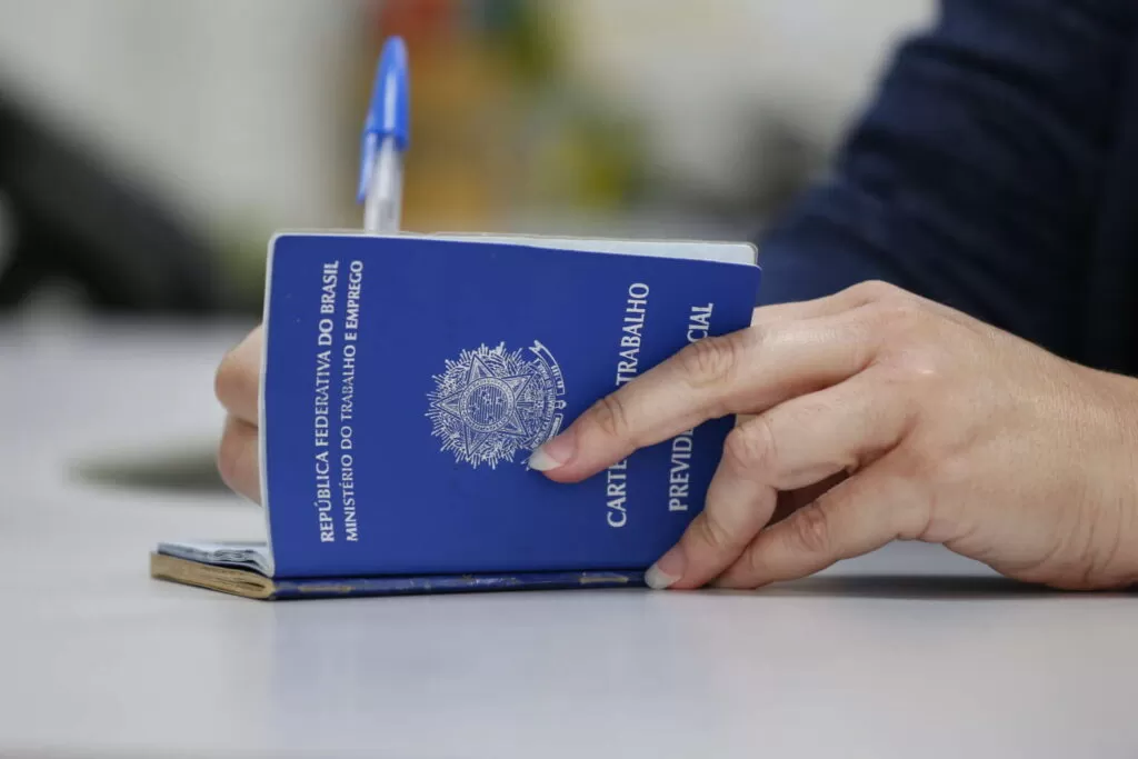 Trabalhadores sob regime CLT já podem comemorar, novo salário mínimo já foi definido e em valor surpreendente (Foto Reprodução/Internet)