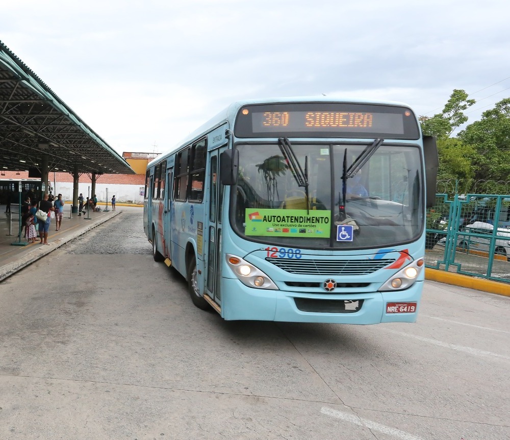 Nova linha de ônibus passa a operar em Fortaleza; saiba detalhes